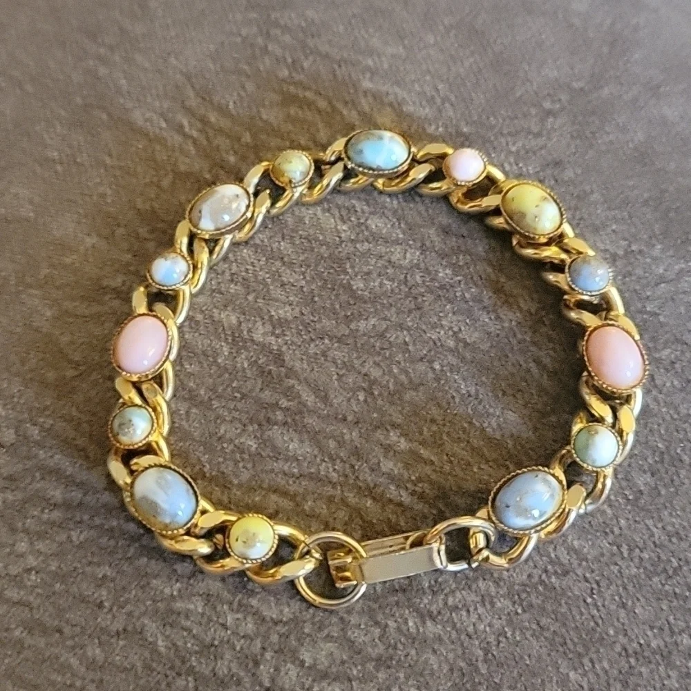 VTG Goldtone Pastel Cabochon Easter Chain Bracelet